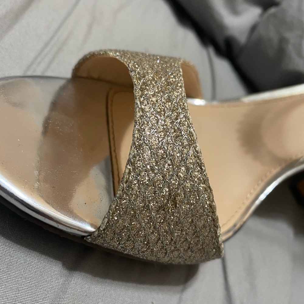 Heels - Picture 2 of 3